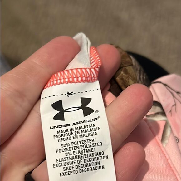 NWT Under Armour medium Pink Camo Tank Top  E - Picture 7 of 10